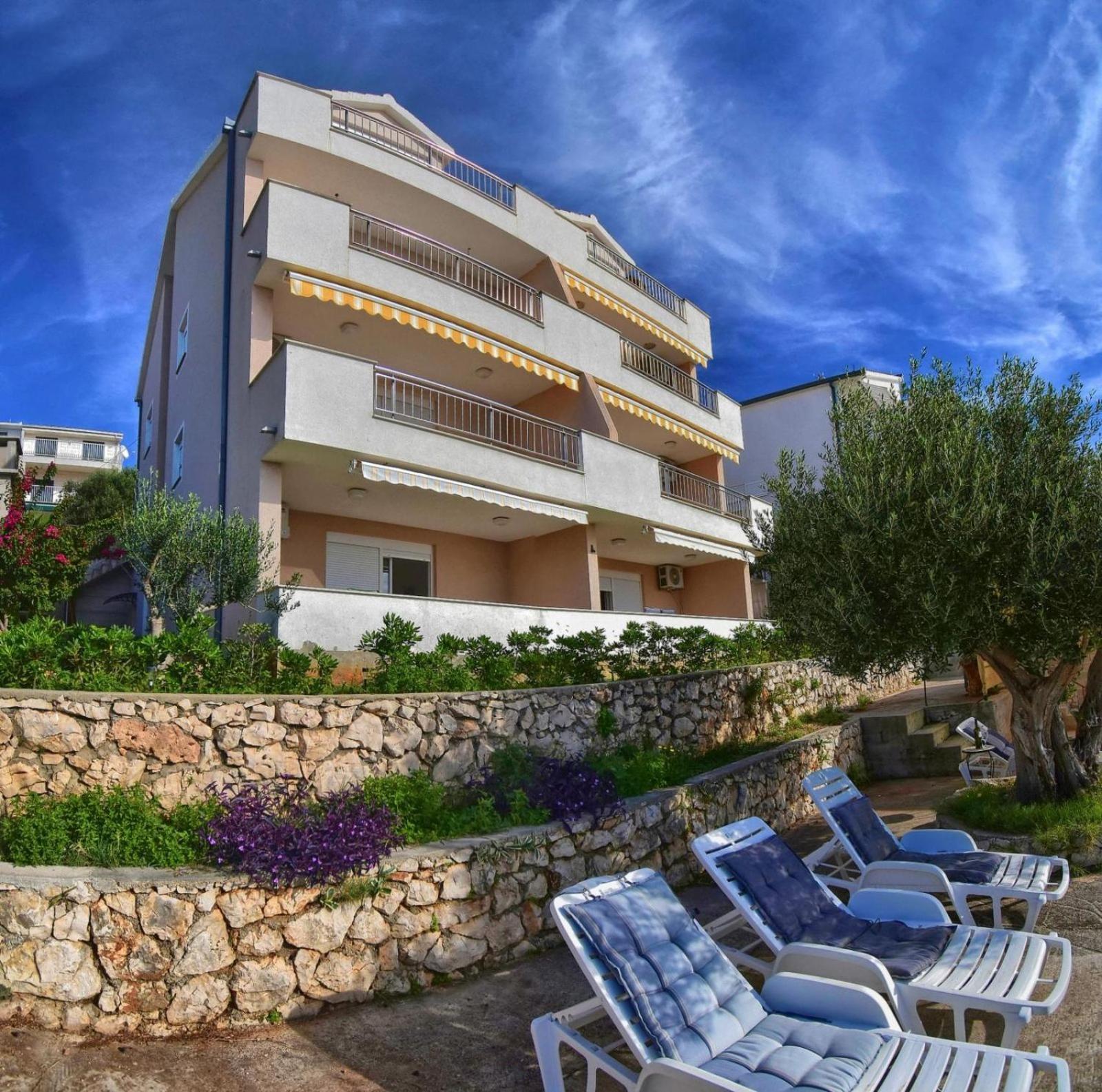 Apartments Dominika Трогір Екстер'єр фото