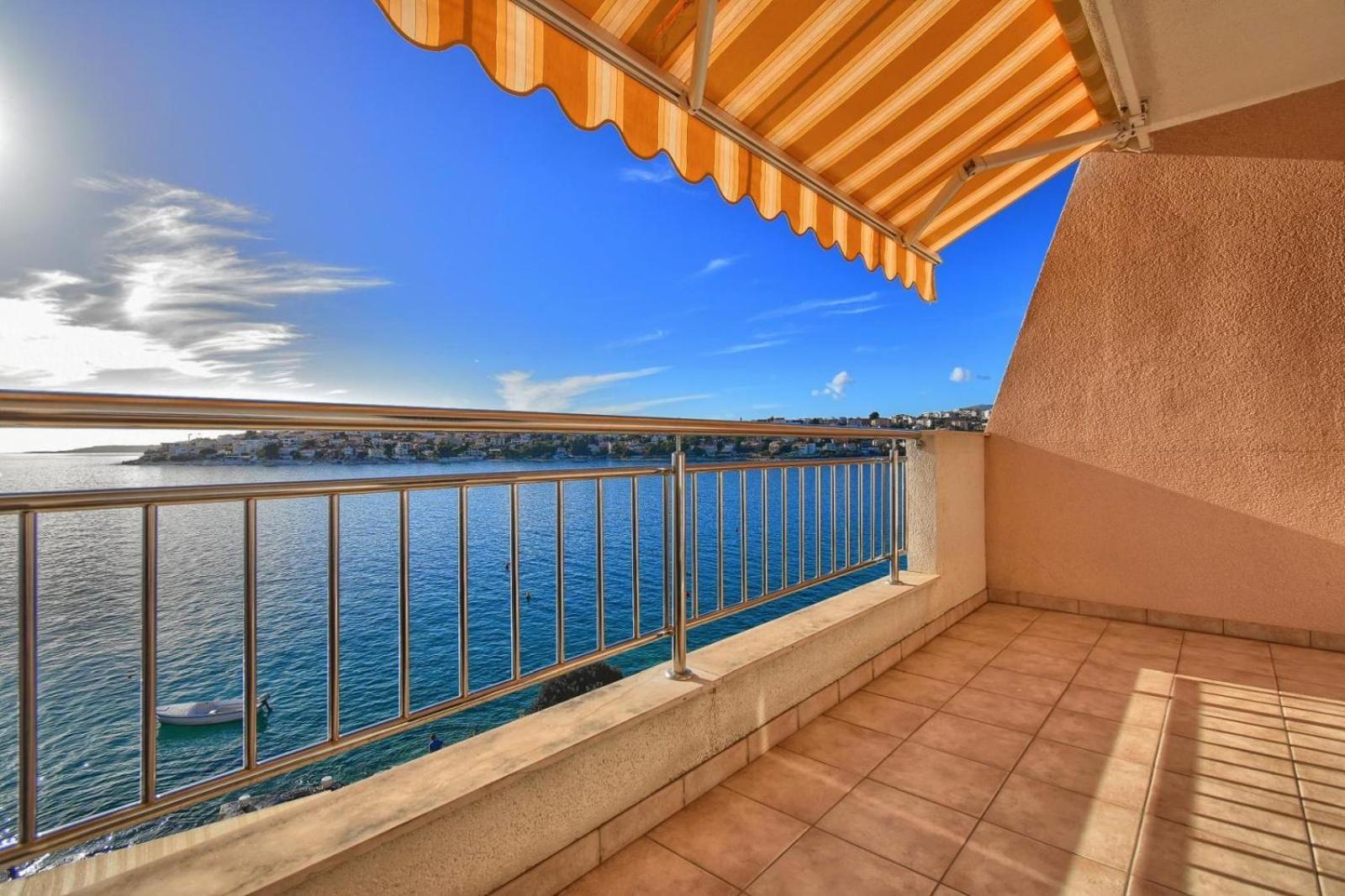 Apartments Dominika Трогір Екстер'єр фото