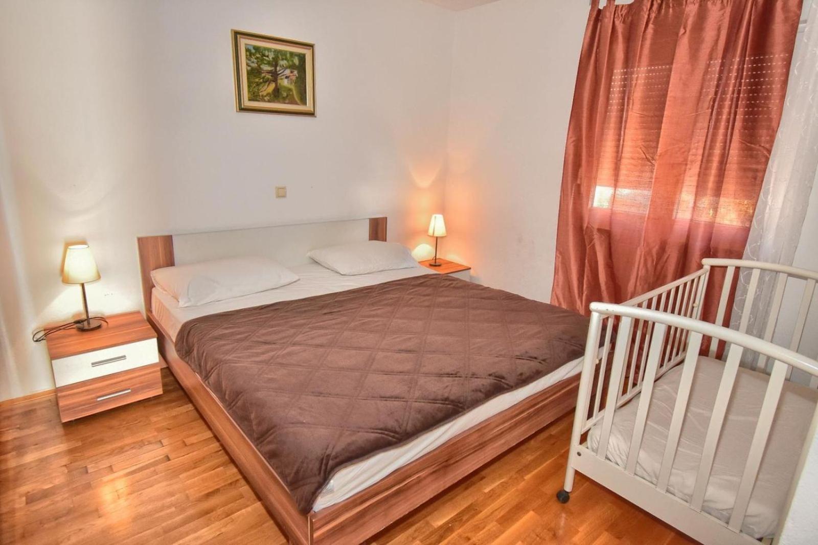 Apartments Dominika Трогір Екстер'єр фото