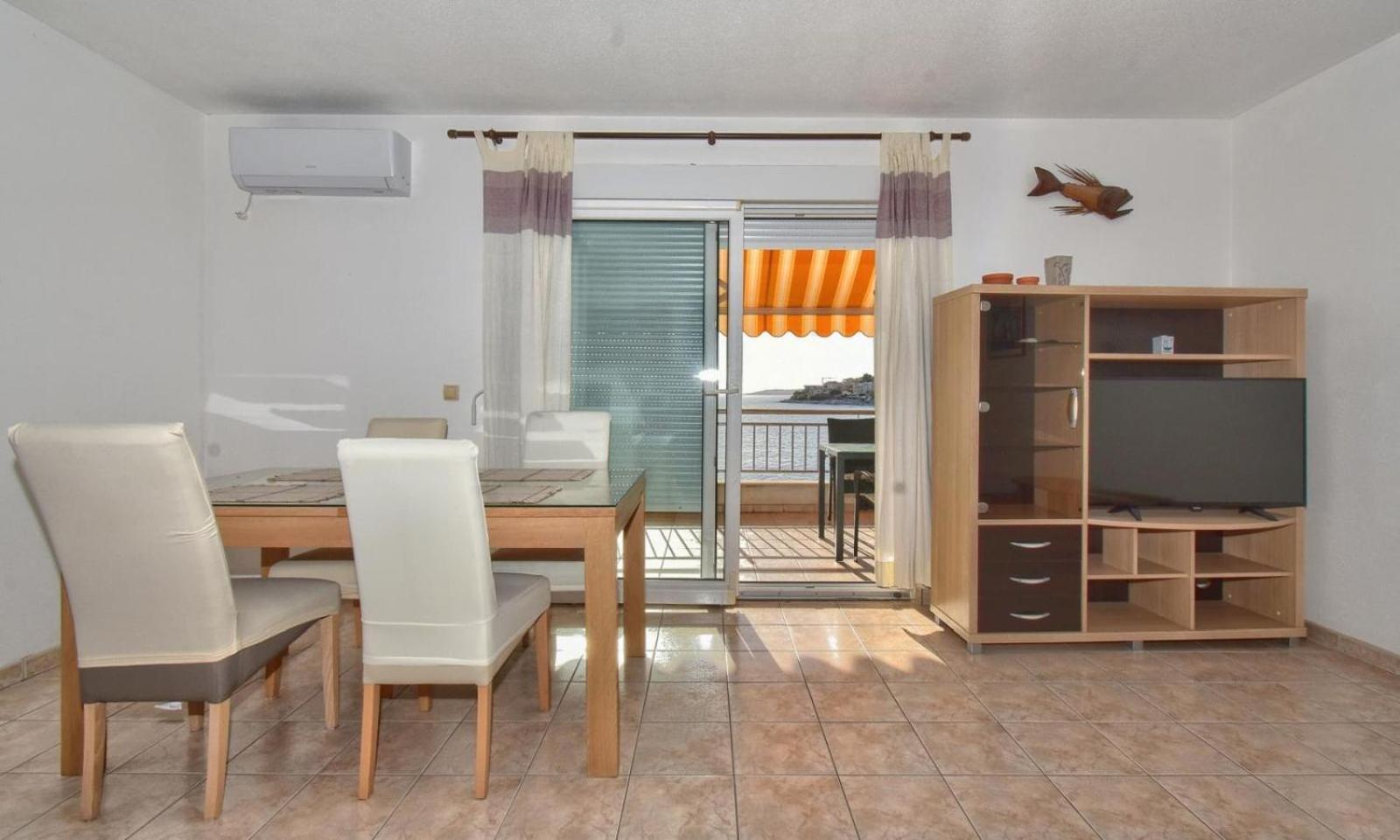 Apartments Dominika Трогір Екстер'єр фото
