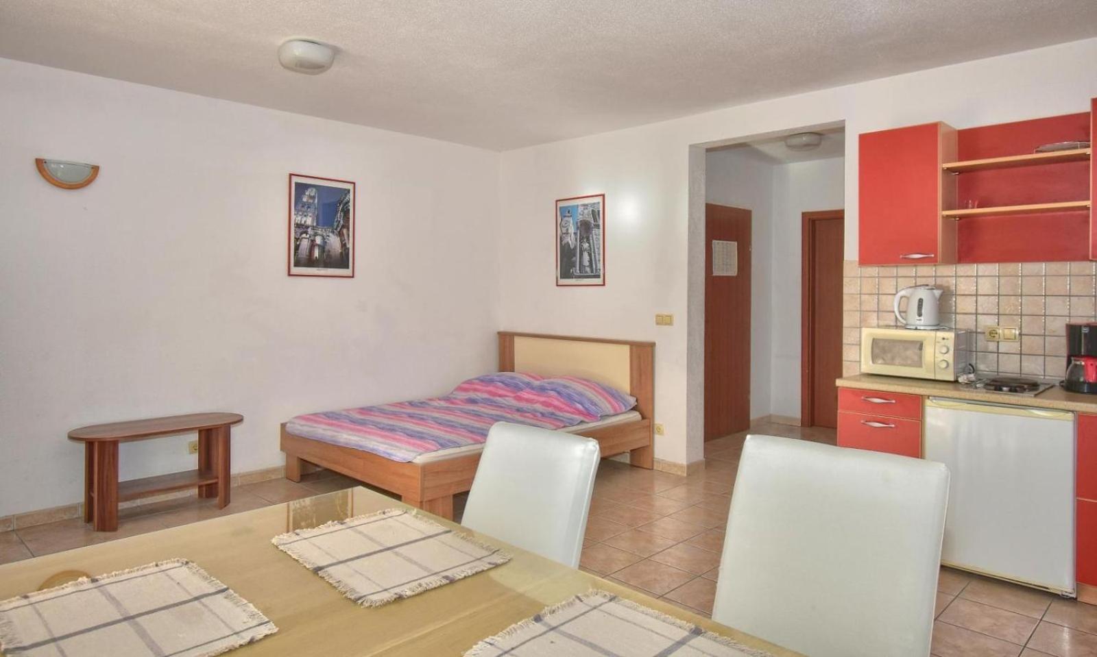 Apartments Dominika Трогір Екстер'єр фото