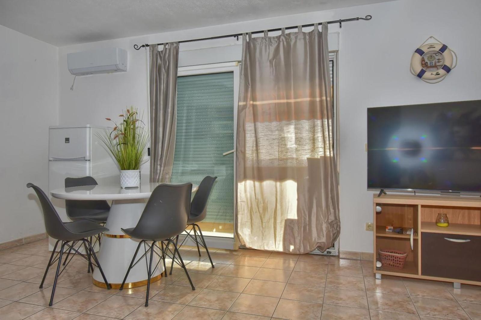 Apartments Dominika Трогір Екстер'єр фото